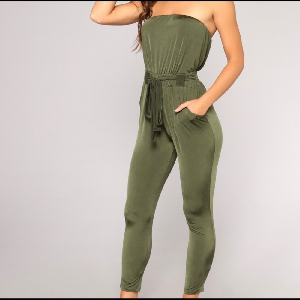 FASHION NOVA JUMPSUIT